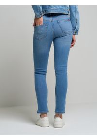 Big-Star - Spodnie jeans damskie Adela Straight 160. Kolor: niebieski. Styl: klasyczny