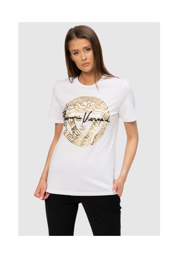 VERSACE Biały t-shirt damski ze złotą meduzą. Kolor: biały. Materiał: bawełna, prążkowany. Wzór: nadruk