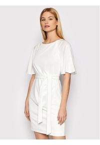 DKNY Sukienka koktajlowa DD1J2116 Biały Slim Fit. Kolor: biały. Materiał: syntetyk. Styl: wizytowy