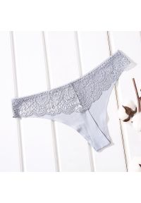 Intica - Stringi bezszwowe z koronkowym wykończeniem Dilek. Kolor: szary. Materiał: koronka