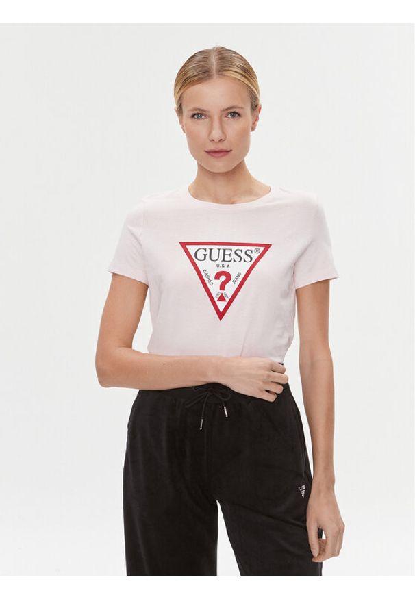 Guess T-Shirt W1YI1B I3Z14 Różowy Slim Fit. Kolor: różowy. Materiał: bawełna