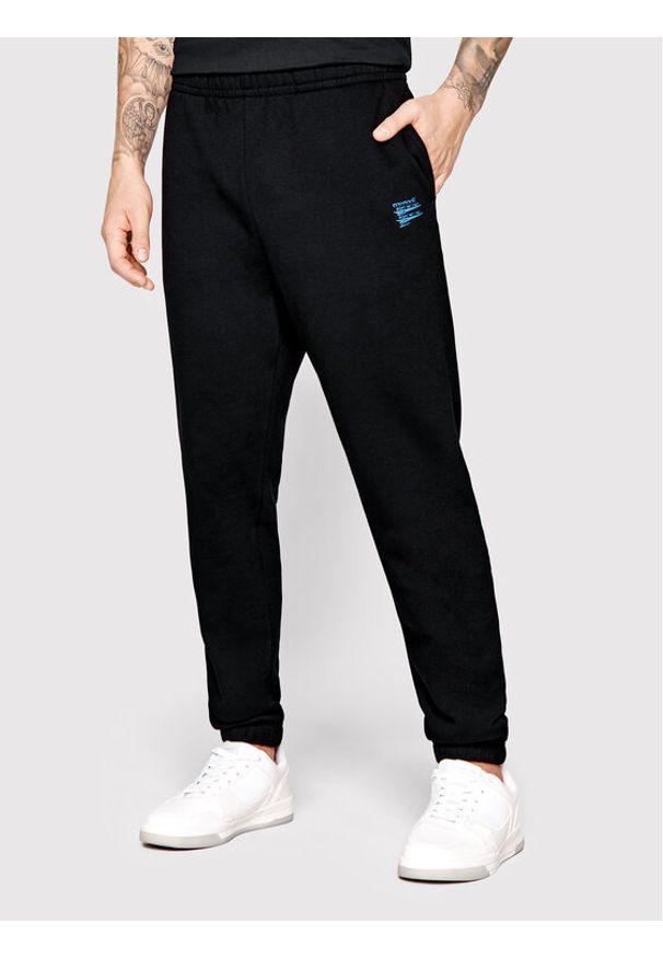 Sprandi Spodnie dresowe SP22-SPM552 Czarny Regular Fit. Kolor: czarny. Materiał: dresówka, bawełna