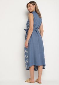 Born2be - Niebieska Sukienka Bez Rękawów o Koszulowym Kroju z Paskiem Zdobiona Haftem Fodarela. Okazja: na co dzień. Kolor: niebieski. Długość rękawa: bez rękawów. Wzór: aplikacja, haft. Sezon: lato. Typ sukienki: koszulowe. Styl: klasyczny, casual, elegancki #3