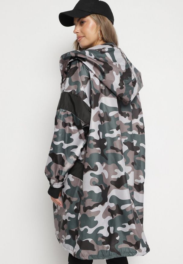 Born2be - Szaro-Zielona Kurtka Wiatrówka Niezapinana z Kapturem i Troczkami do Ściągania Tanae. Okazja: na co dzień, na spacer. Typ kołnierza: kaptur. Kolor: szary. Materiał: jeans, tkanina. Styl: casual