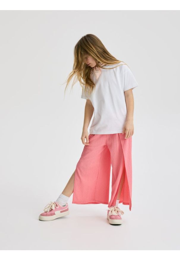 Reserved - Kuloty z zakładkami - intensywny róż. Kolor: różowy. Materiał: tkanina