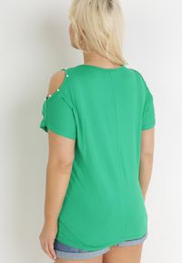 Born2be - Zielona Bluzka Oversize z Rękawami Open Shoulder Ozdobiona Cyrkoniami i Perełkami Kesola. Kolor: zielony. Wzór: aplikacja