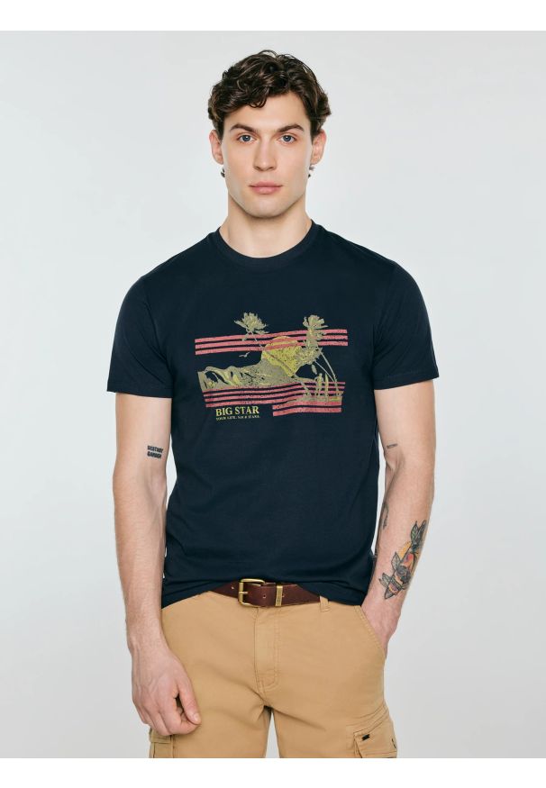 Big-Star - Koszulka męska z nadrukiem granatowa Regger 403. Kolor: niebieski. Materiał: materiał, bawełna. Wzór: nadruk. Styl: klasyczny, vintage