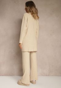 Renee - Beżowy Komplet z Dzianiny z Bawełną Spodnie Wide Leg i Sweter Lanneia. Kolekcja: plus size. Kolor: beżowy. Materiał: bawełna, dzianina #3