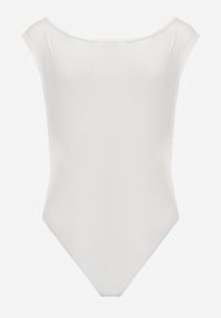 Born2be - Białe Body Bez Rękawów z Kopertowym Dekoltem Neaniethra. Okazja: na co dzień. Typ kołnierza: dekolt w serek. Kolor: biały. Materiał: jeans, materiał. Długość rękawa: bez rękawów. Styl: casual #5