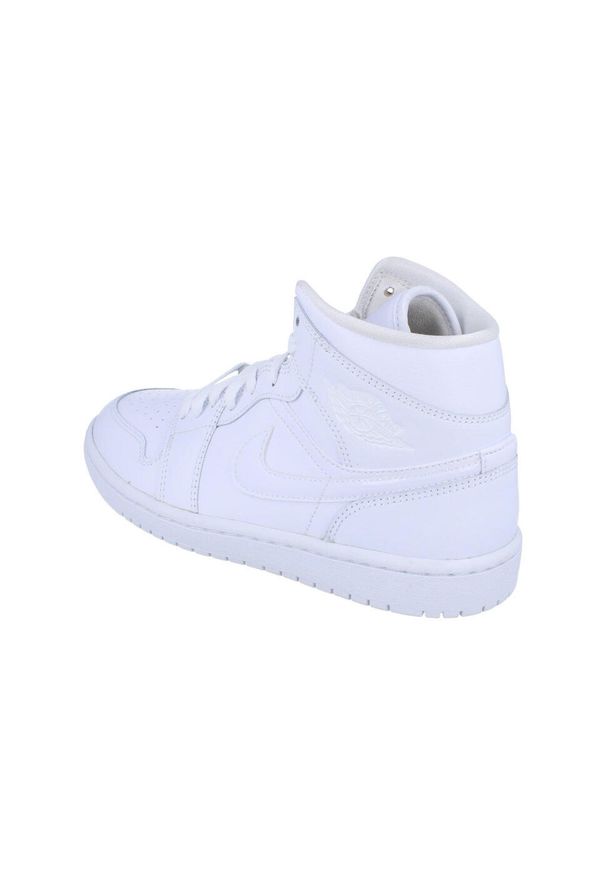 Buty do chodzenia męskie Nike Air Jordan 1 Mid. Zapięcie: sznurówki. Kolor: biały. Materiał: materiał, skóra, syntetyk. Szerokość cholewki: normalna. Model: Nike Air Jordan. Sport: turystyka piesza