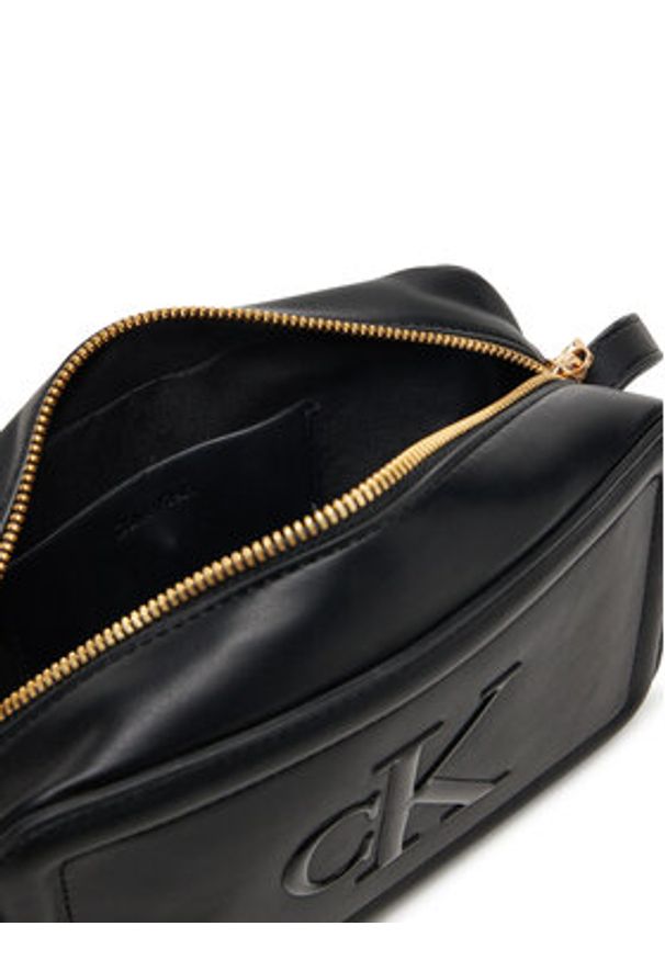 Calvin Klein Torebka Bold Ck Camera Bag LV04F3220G Czarny. Kolor: czarny. Materiał: skórzane