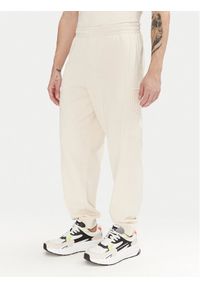 EA7 Emporio Armani Spodnie dresowe 7M000154 AF10432 U1079 Écru Regular Fit. Materiał: bawełna #1