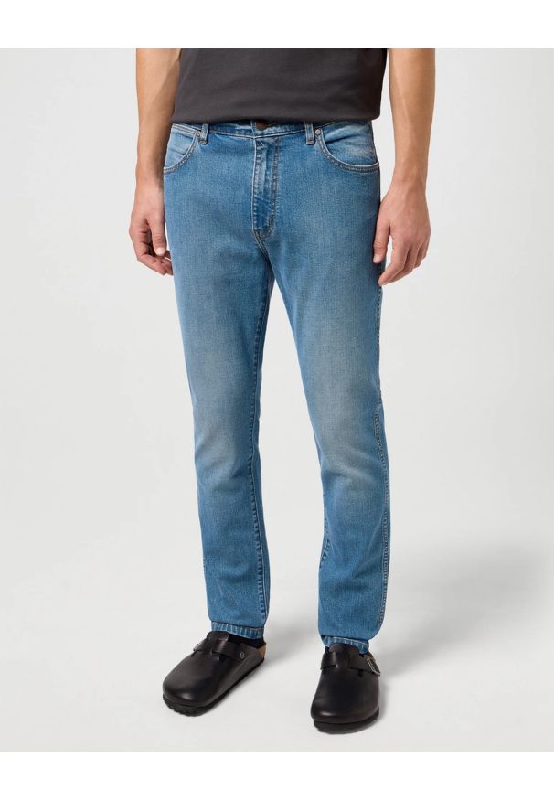 Wrangler - WRANGLER LARSTON MĘSKIE SPODNIE JEANSOWE JEANSY DŻINSY STRIDE 112350653