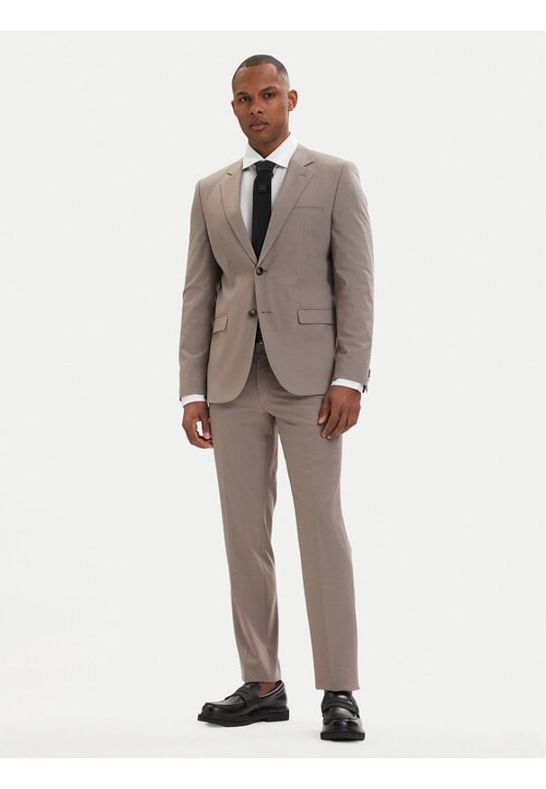 Hugo - HUGO Garnitur Arti-Hesten 50544524 Brązowy jasny Extra Slim Fit. Kolor: brązowy. Materiał: syntetyk