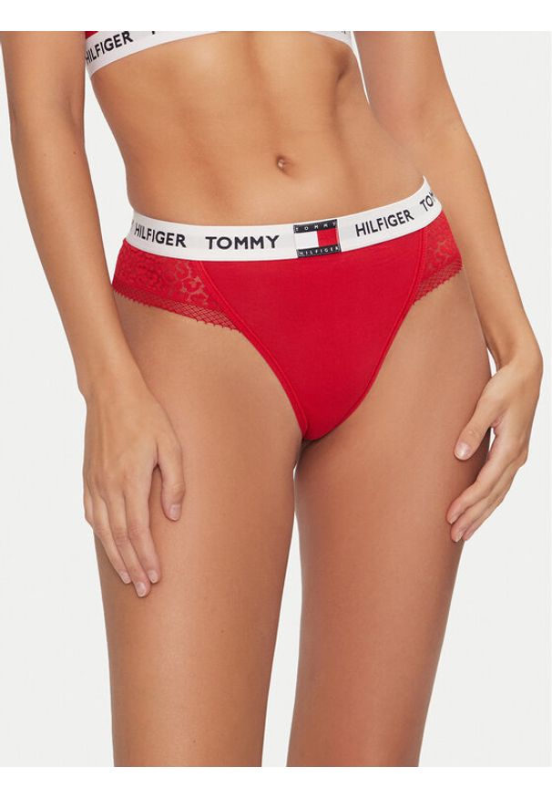 TOMMY HILFIGER - Tommy Hilfiger Stringi UW0UW05619 Czerwony. Kolor: czerwony. Materiał: bawełna