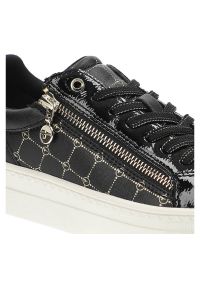 Czarne Sneakersy Tamaris Modne Buty Damskie. Okazja: na co dzień, na spacer. Zapięcie: sznurówki. Kolor: czarny. Materiał: jeans, lakier, skóra ekologiczna, materiał. Szerokość cholewki: normalna. Wzór: geometria, aplikacja, nadruk. Sport: turystyka piesza
