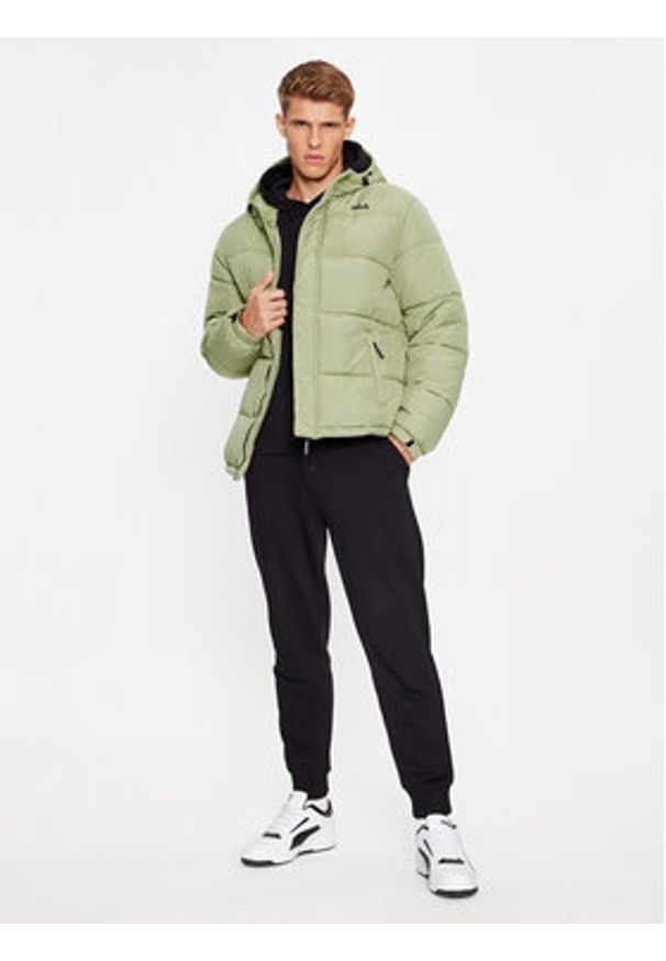 Fila Kurtka zimowa FAM0455 Zielony Regular Fit. Kolor: zielony. Materiał: syntetyk. Sezon: zima