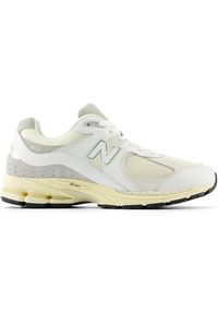 Buty unisex New Balance M2002RIA – białe. Kolor: biały. Materiał: guma, zamsz, skóra. Szerokość cholewki: normalna
