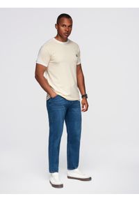 Ombre Clothing - Męski t-shirt z kontrastowymi lampasami – kremowy V7 - Rozmiar: L. Okazja: na co dzień. Kolor: kremowy. Materiał: materiał, jersey, poliester, bawełna. Wzór: melanż, aplikacja. Styl: klasyczny, sportowy, casual #3