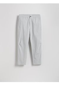 Reserved - Spodnie joggery - jasnoszary. Kolor: szary. Materiał: tkanina, bawełna #1