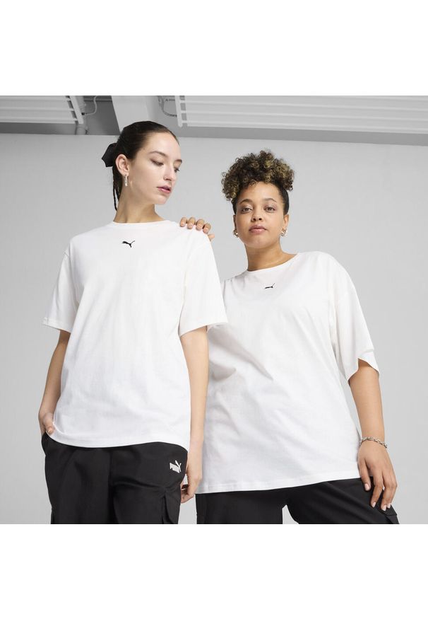 Puma - Damska koszulka o luźnym kroju ESS PUMA White. Kolor: biały. Wzór: haft. Sport: fitness