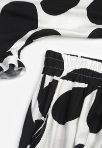 Born2be - Czarny Komplet z Wiskozy Bluzka z Falbankami i Szerokie Spodnie w Liście Thalla. Kolor: czarny. Materiał: wiskoza #2