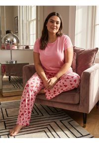 Sinsay - Bawełniana piżama dwuczęściowa z motywem serca - różowy. Kolor: różowy. Materiał: bawełna #1