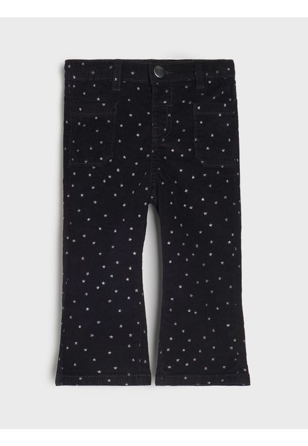 Sinsay - Jeansy ze wzorkiem w gwiazdki - czarny. Kolor: czarny. Materiał: jeans