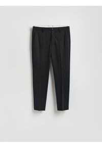 Reserved - Spodnie chino slim fit - czarny. Kolor: czarny. Materiał: wiskoza, dzianina