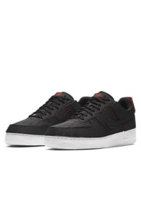 Buty do chodzenia męskie Nike Air Force 1 Low. Zapięcie: sznurówki. Kolor: czarny. Materiał: materiał. Szerokość cholewki: normalna. Model: Nike Air Force. Sport: turystyka piesza