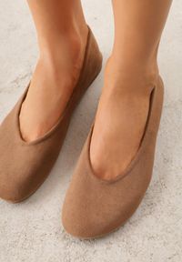 Born2be - Brązowe Casualowe Balerinki z Imitacji Zamszu Zambra. Okazja: na co dzień. Kolor: brązowy. Materiał: zamsz. Wzór: kolorowy. Sezon: lato. Styl: casual #1