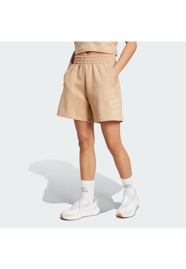 Adidas - Szorty Future Icons 3-Stripes. Kolor: beżowy. Materiał: materiał. Sport: fitness