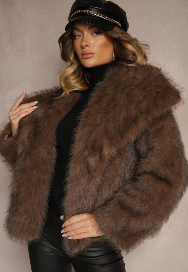 Renee - Brązowa Elegancka Kurtka Futerko z Kołnierzem Vertirida. Okazja: na co dzień, na spacer. Kolor: brązowy. Materiał: futro. Sezon: zima. Styl: elegancki