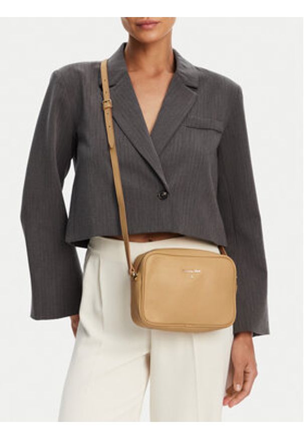 Patrizia Pepe Torebka CB8985/L001 Beżowy. Kolor: beżowy. Materiał: skórzane