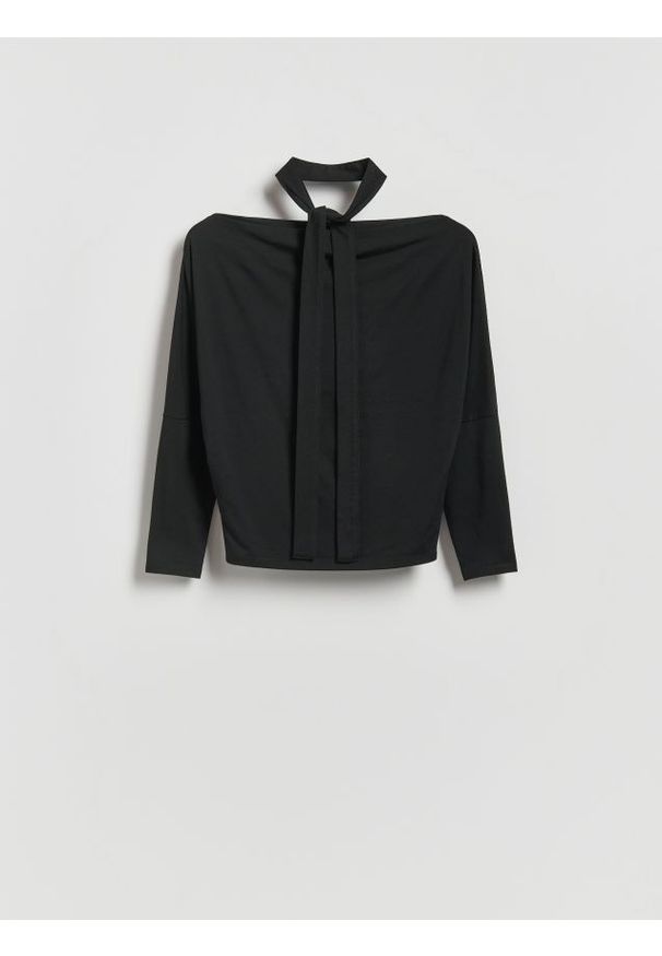 Reserved - Longsleeve z wiązanym szalem - czarny. Kolor: czarny. Materiał: wiskoza, dzianina. Długość rękawa: długi rękaw