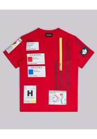 DSQUARED2 KIDS - Czerwony t-shirt z grafikami 4-16 lat. Okazja: na co dzień. Kolor: czerwony. Materiał: bawełna. Długość rękawa: krótki rękaw. Wzór: kolorowy. Sezon: lato. Styl: klasyczny, casual