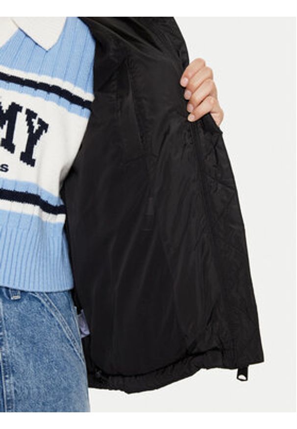 Tommy Jeans Kurtka puchowa Alaska DW0DW18610 Czarny Regular Fit. Kolor: czarny. Materiał: syntetyk