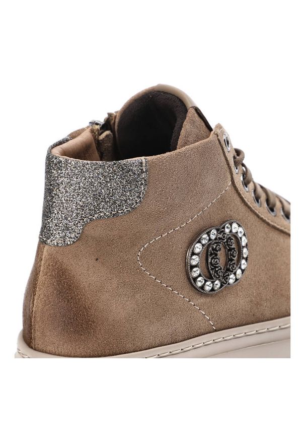 Brązowe Sneakersy CheBello Stylowe Skórzane Buty Damskie. Kolor: brązowy. Materiał: skóra. Szerokość cholewki: normalna. Styl: elegancki