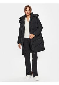 Calvin Klein Płaszcz zimowy Modern K20K204690 Czarny Regular Fit. Kolor: czarny. Materiał: syntetyk. Sezon: zima
