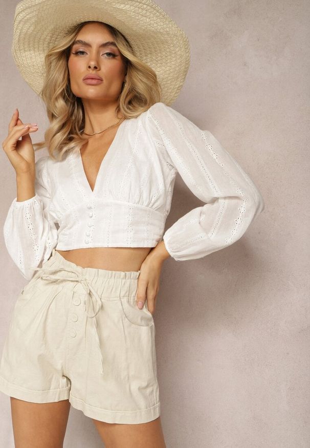 Renee - Jasnobeżowe Szorty z Guzikami i Gumką w Pasie Ściągane Troczkiem Amalilena. Kolor: beżowy. Materiał: szyfon. Długość: krótkie. Styl: elegancki