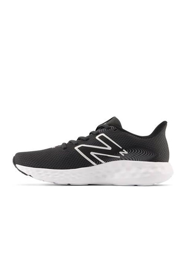 Buty treningowe damskie New Balance 411. Zapięcie: sznurówki. Kolor: czarny. Materiał: syntetyk, tkanina, materiał. Szerokość cholewki: normalna. Sport: bieganie