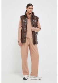 DKNY - Dkny bluza damska kolor brązowy gładka. Kolor: brązowy. Materiał: dzianina. Długość rękawa: raglanowy rękaw. Wzór: gładki #5