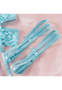 Intica - Komplet bielizny z haftem regulowane ramiączka Ayumi. Kolor: żółty. Materiał: materiał. Wzór: haft #3