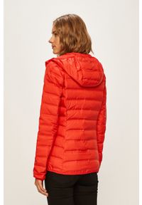 columbia - Columbia kurtka sportowa puchowa kolor czerwony zimowa. Kolor: czerwony. Materiał: puch. Sezon: zima. Styl: sportowy