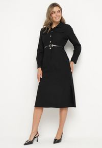 Born2be - Czarna Sukienka o Koszulowym Kroju z Dodatkowym Paskiem i Rozcięciami u Dołu Arinnis. Okazja: na co dzień, na spacer. Kolor: czarny. Długość rękawa: długi rękaw. Typ sukienki: koszulowe. Styl: klasyczny, casual #1