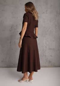Renee - Brązowy Komplet z Wiskozą Bluzka z Guzikami i Baskinką i Spódnica Narinna. Kolor: brązowy. Materiał: wiskoza #2