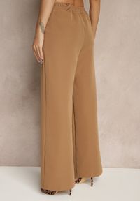 Renee - Brązowe Spodnie Garniturowe High Waist Viviorea. Okazja: na spotkanie biznesowe. Stan: podwyższony. Kolor: brązowy. Styl: biznesowy, klasyczny #3