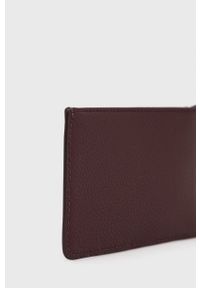 Tory Burch portfel skórzany damski kolor bordowy. Kolor: czerwony. Materiał: skóra. Wzór: gładki