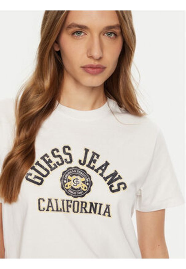 Guess Jeans T-Shirt W5RI43 K8HM0 Biały Regular Fit. Kolor: biały. Materiał: bawełna