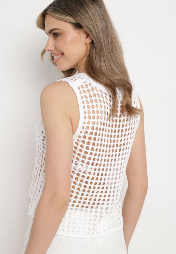 Born2be - Biały Ażurowy Top w Stylu Szydełkowym Maloetti. Kolor: biały. Materiał: jeans. Wzór: ażurowy. Sezon: lato. Styl: elegancki